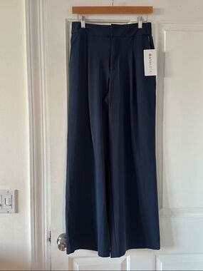 Athleta Women’s Navy Wide-Leg Performance Chinos size 4